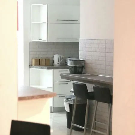 32 Maisonette